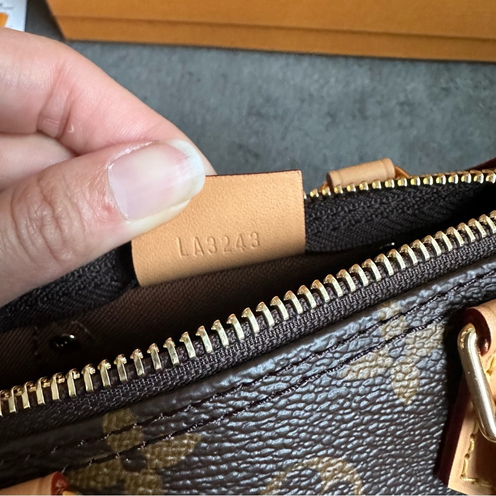 NEW Louis Vuitton LV NANO SPEEDY Monogram 2023 with Removable Adjustable Strap - Picture 9 of 11